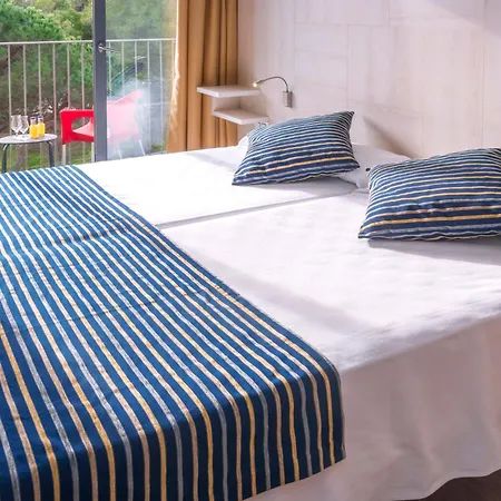 Готель Ght Sa Riera