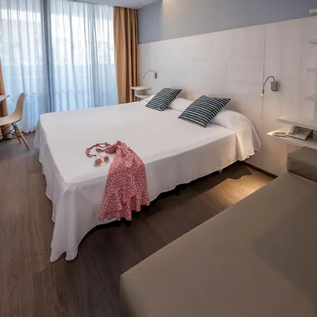 Ght Sa Riera Hotell 4*